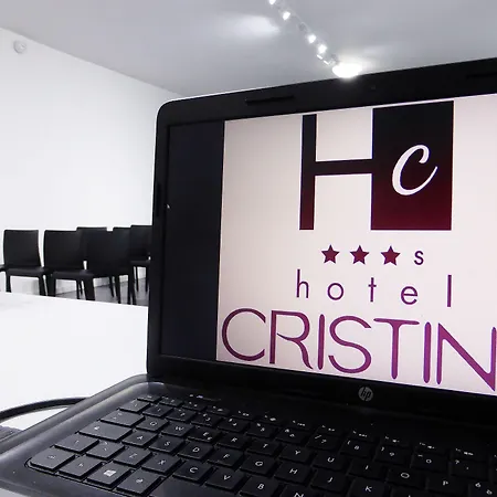 Cristina 3*