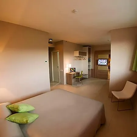 Cristina Hotel