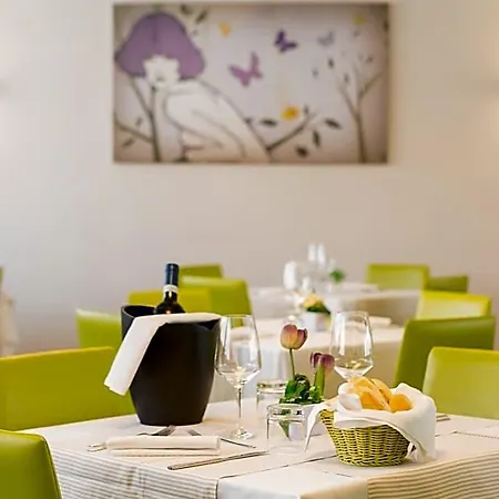 Cristina Hotel