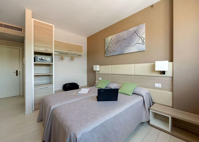 Cristina Hotel Nápoles