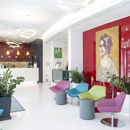 Cristina Hotel
