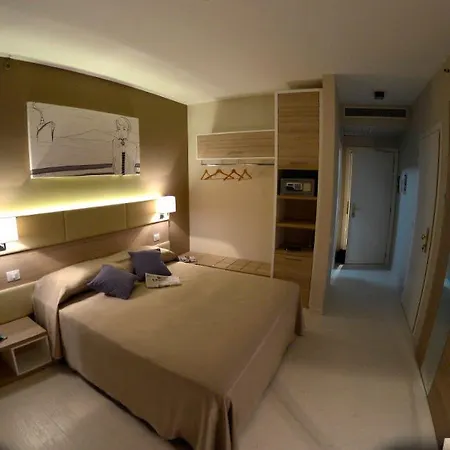 Cristina Hotel